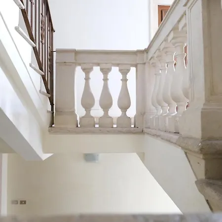 アパート Residenza Tazzoli By Pentagono Residenze ヴェローナ