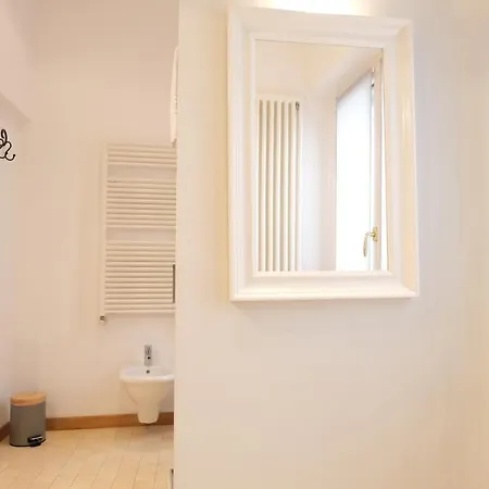 Residenza Tazzoli By Pentagono Residenze アパート ヴェローナ